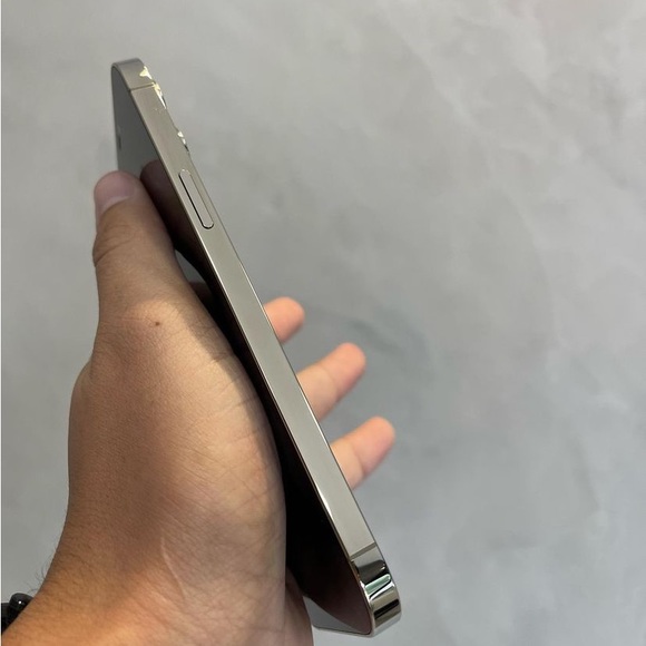 I iPhone 12 Pro Max 256 GB semi-new - Picture 3 of 6